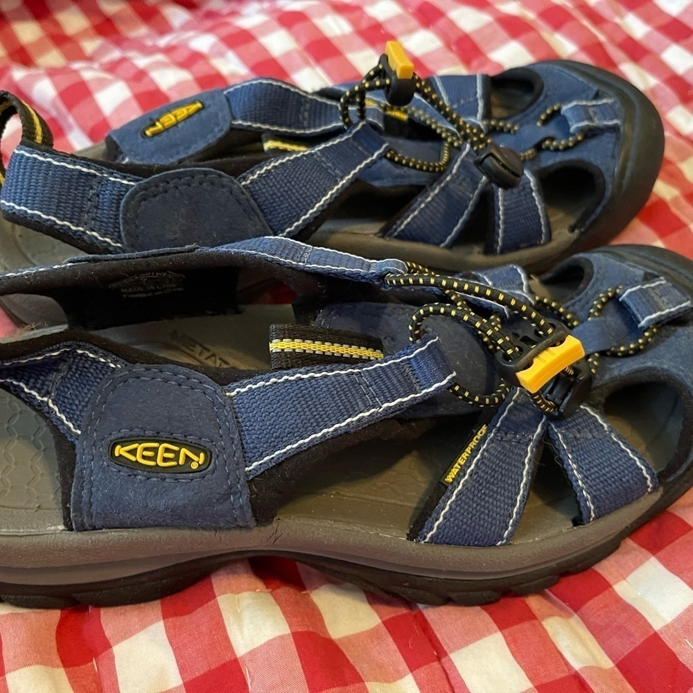 Keen Sandals Kids Size 7 Blue Walking Hiking